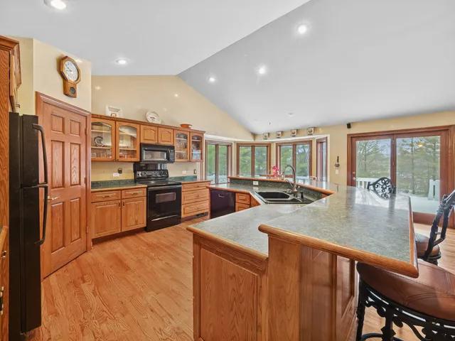 $630,000 | 24266 North Forest Drive, Lake Zurich, IL 60047