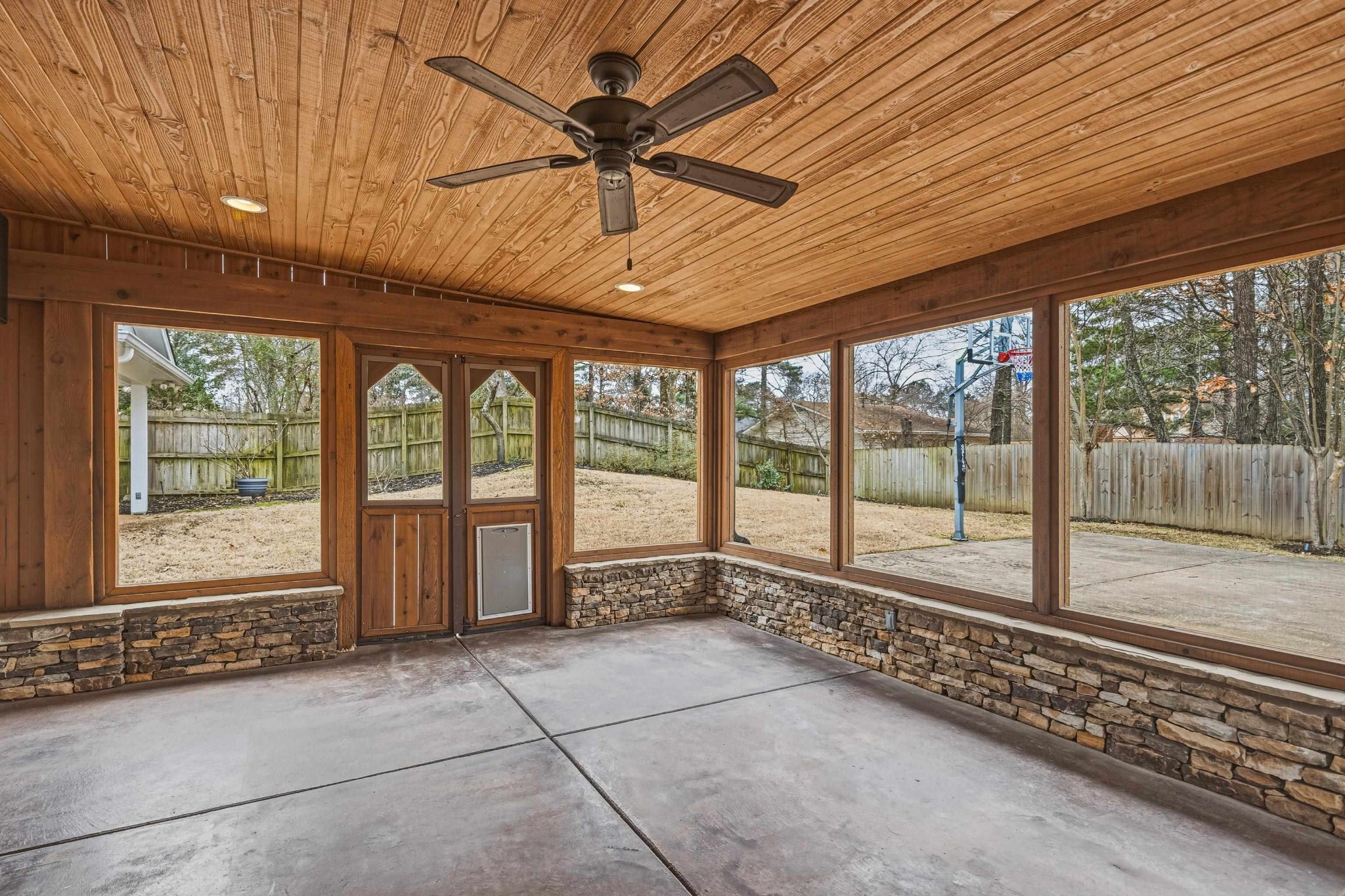 2115 Brierbrook Road Memphis, TN 38138 - Photo 33 of 40 a large room with a large window