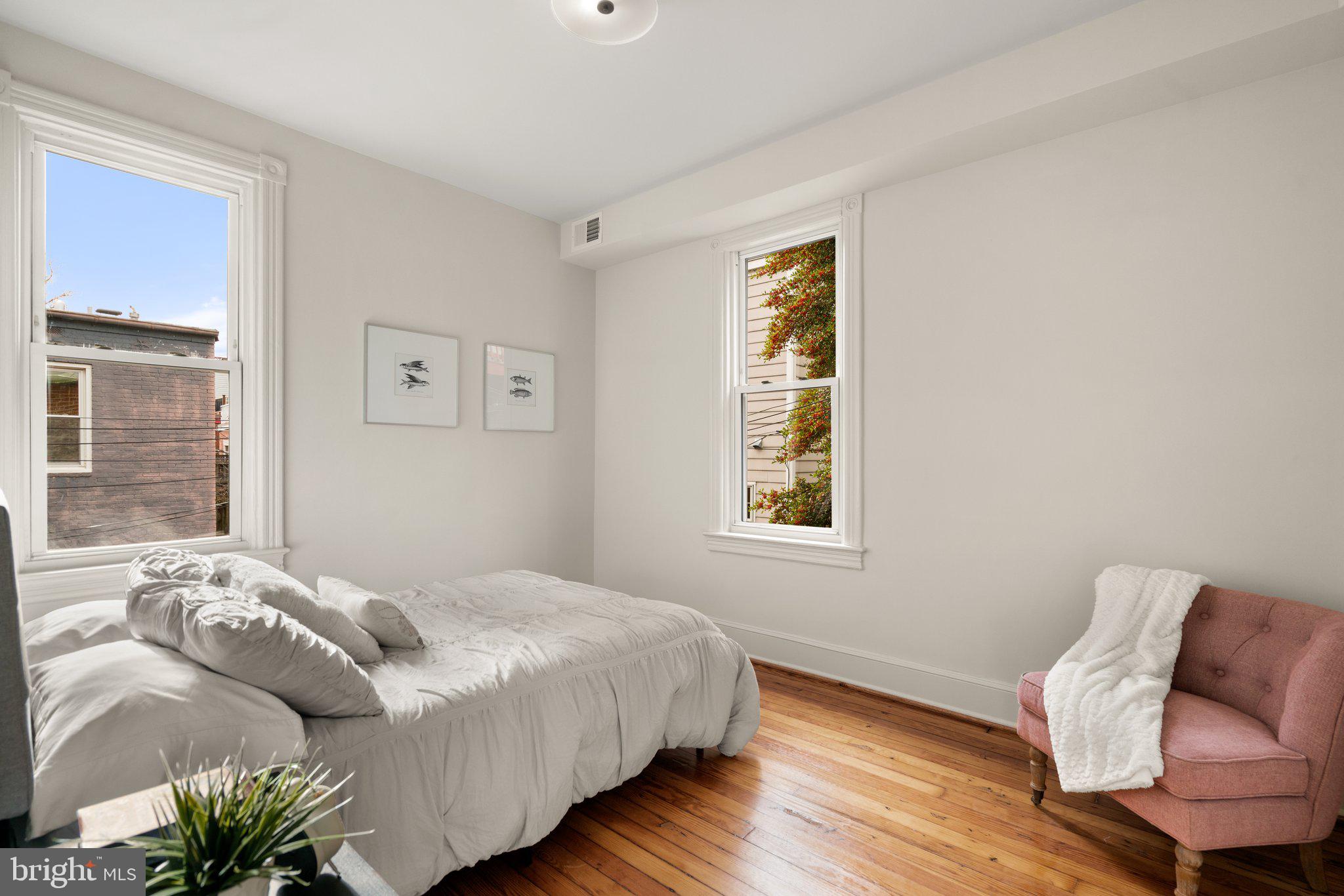 809 G Street Northeast Washington, DC 20002 - Photo 28 of 39 Rear bedroom