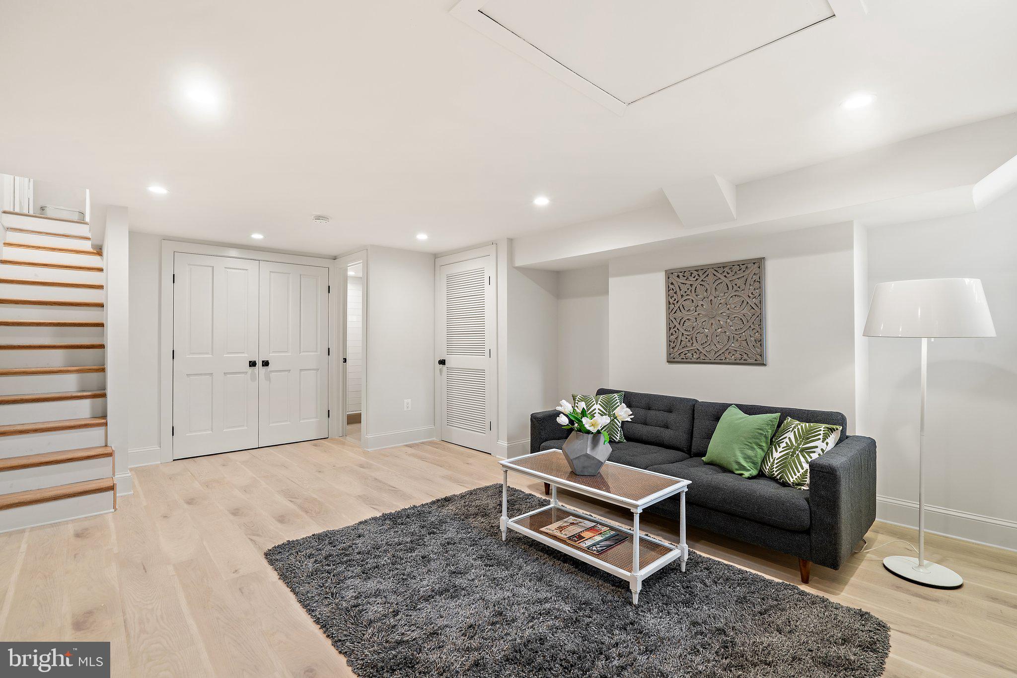 809 G Street Northeast Washington, DC 20002 - Photo 34 of 39 Guest Suite with bath