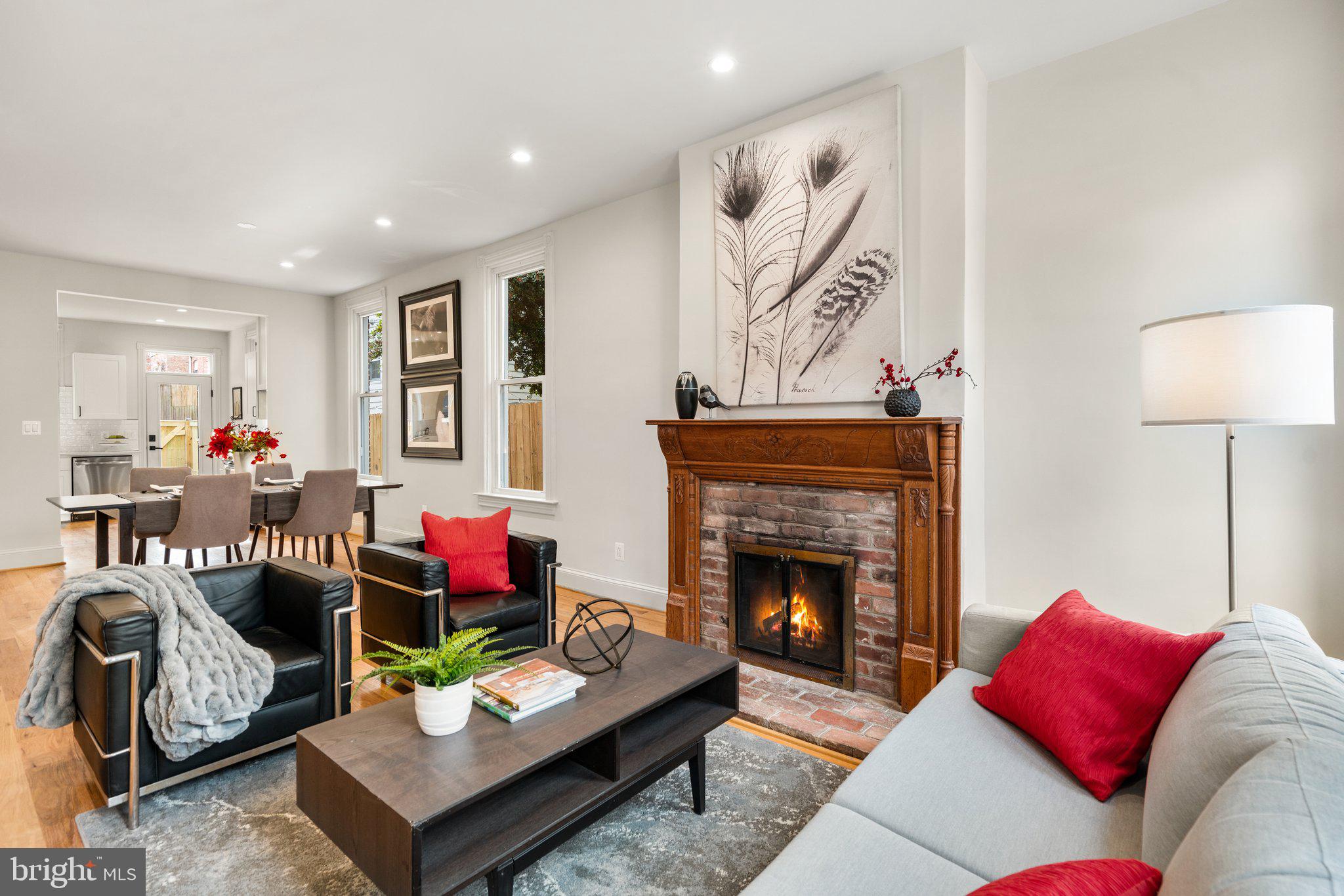 809 G Street Northeast Washington, DC 20002 - Photo 6 of 39 Living room