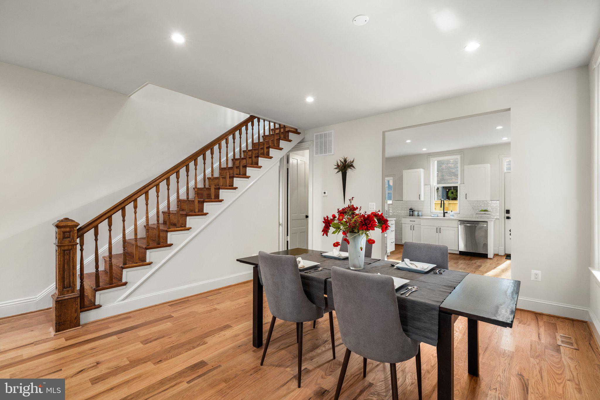 809 G Street Northeast Washington, DC 20002 - Photo 9 of 39 Grand central dining