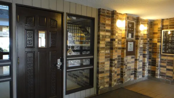 $92,000 | 450 Ford Road, Unit 125, St. Louis Park, MN 55426