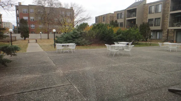 $92,000 | 450 Ford Road, Unit 125, St. Louis Park, MN 55426