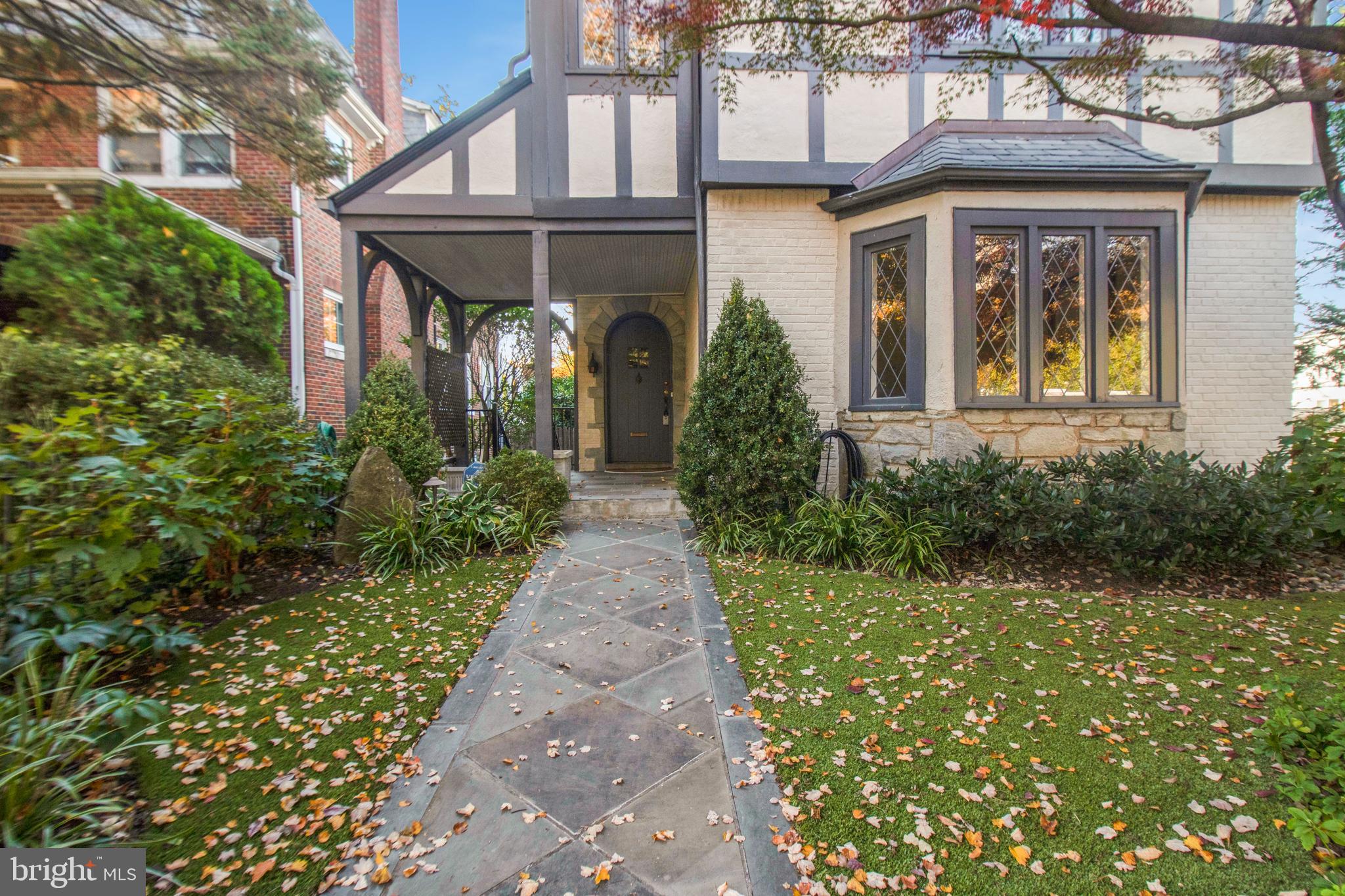2818 38th Street Northwest Washington, DC 20007 - Photo 6 of 43 Front walkway