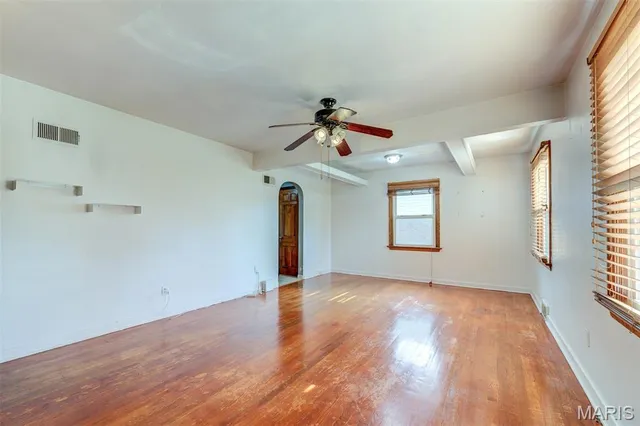 $1,400 | 3456 Lindscott Avenue, St. Louis, MO 63114