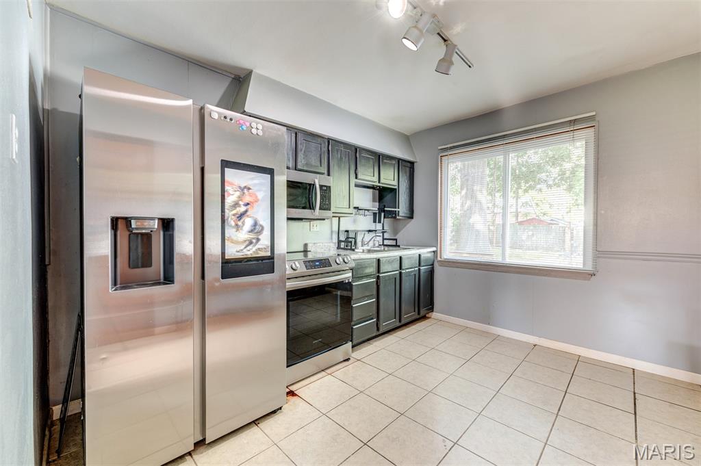 3456 Lindscott Avenue St. Louis, MO 63114 - Photo 7 of 27