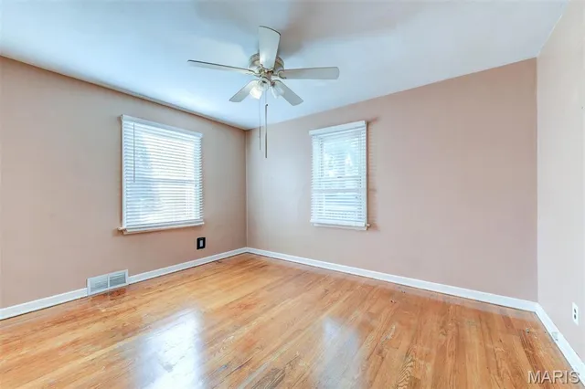 $1,400 | 3456 Lindscott Avenue, St. Louis, MO 63114