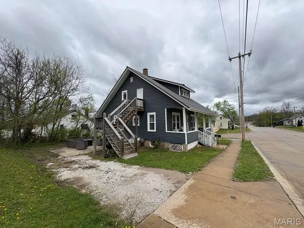 $220,000 | 109 North Market Street, Warrenton, MO 63383