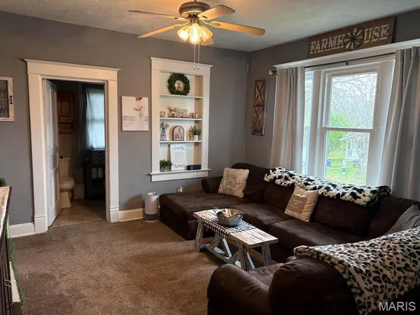 $220,000 | 109 North Market Street, Warrenton, MO 63383