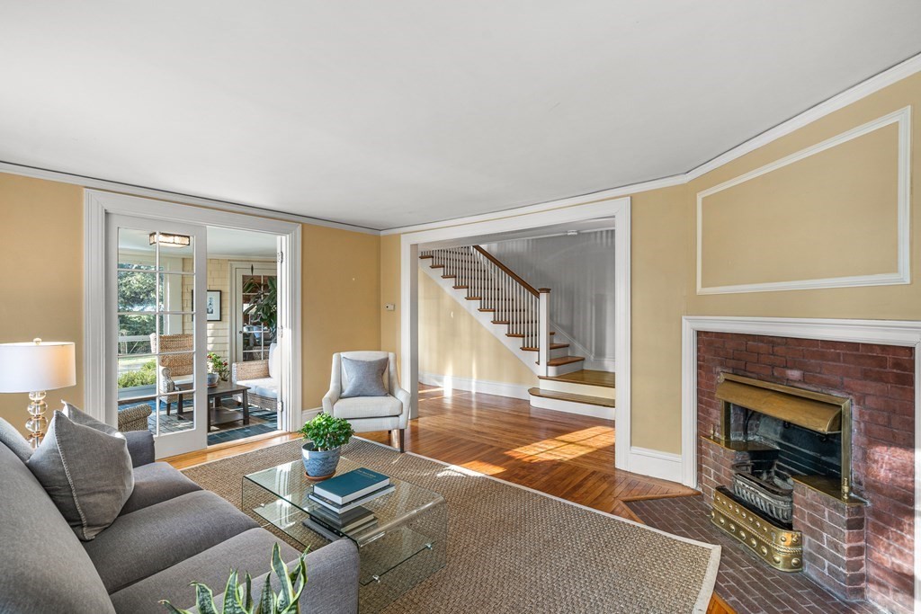 22 Conant Road Weston, MA 02493 - Photo 5 of 27