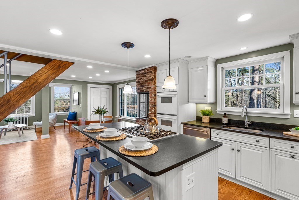 22 Conant Road Weston, MA 02493 - Photo 7 of 27