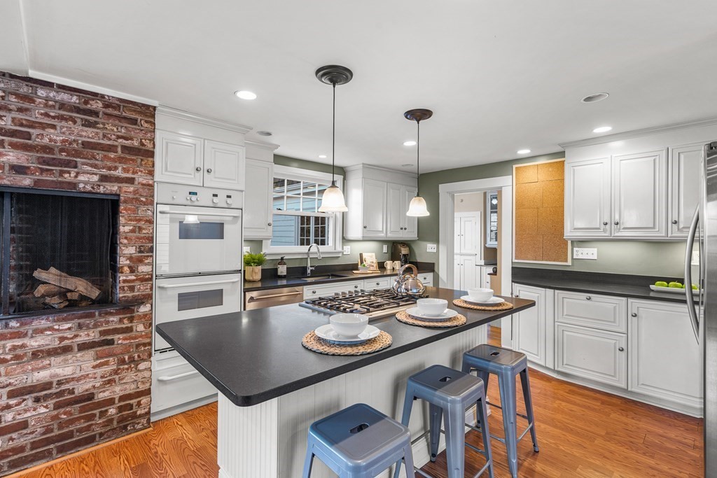 22 Conant Road Weston, MA 02493 - Photo 8 of 27