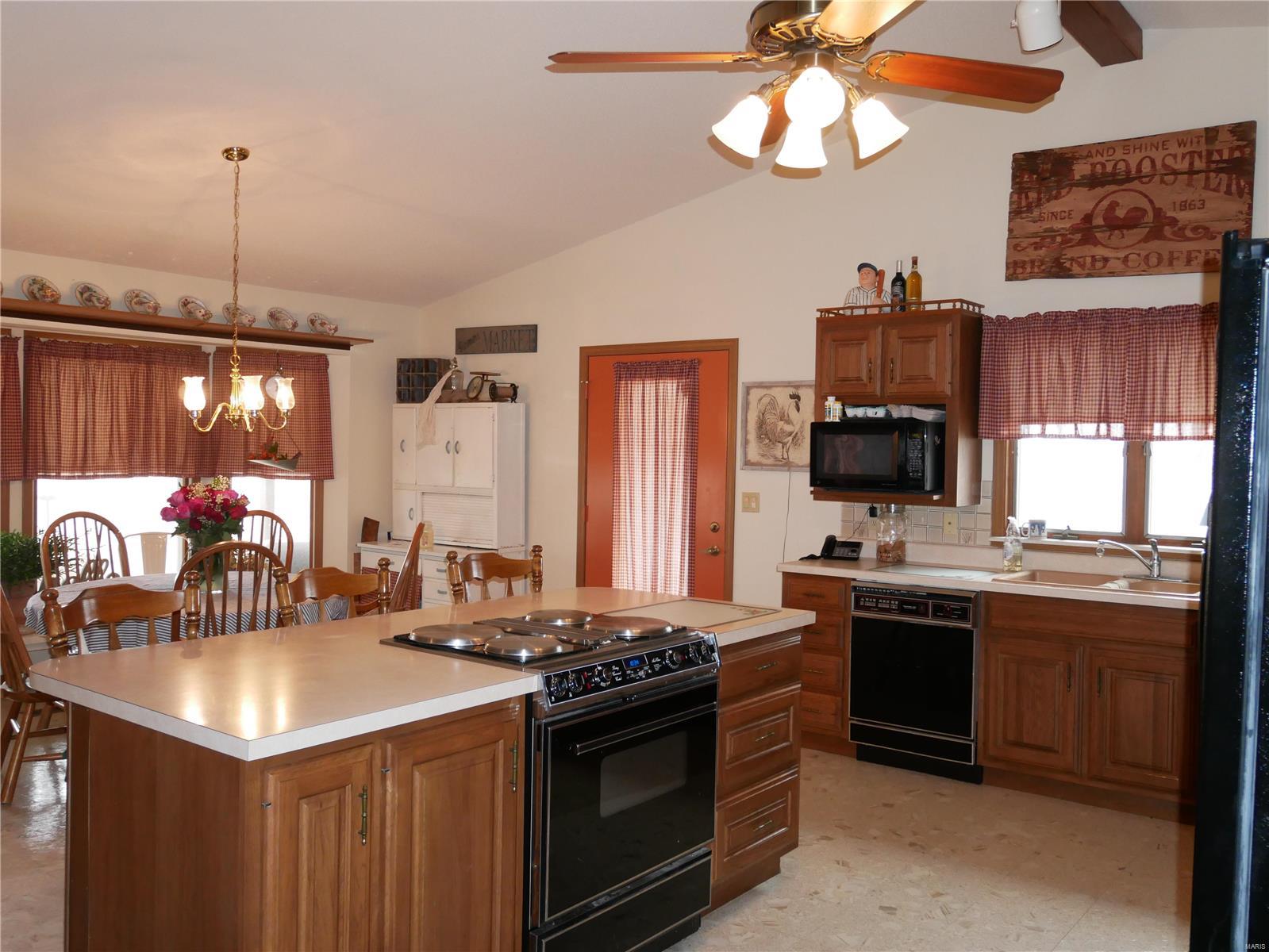 798 Rainmaker Trail Butler, IL 62015 - Photo 18 of 45 Gallery Image 18