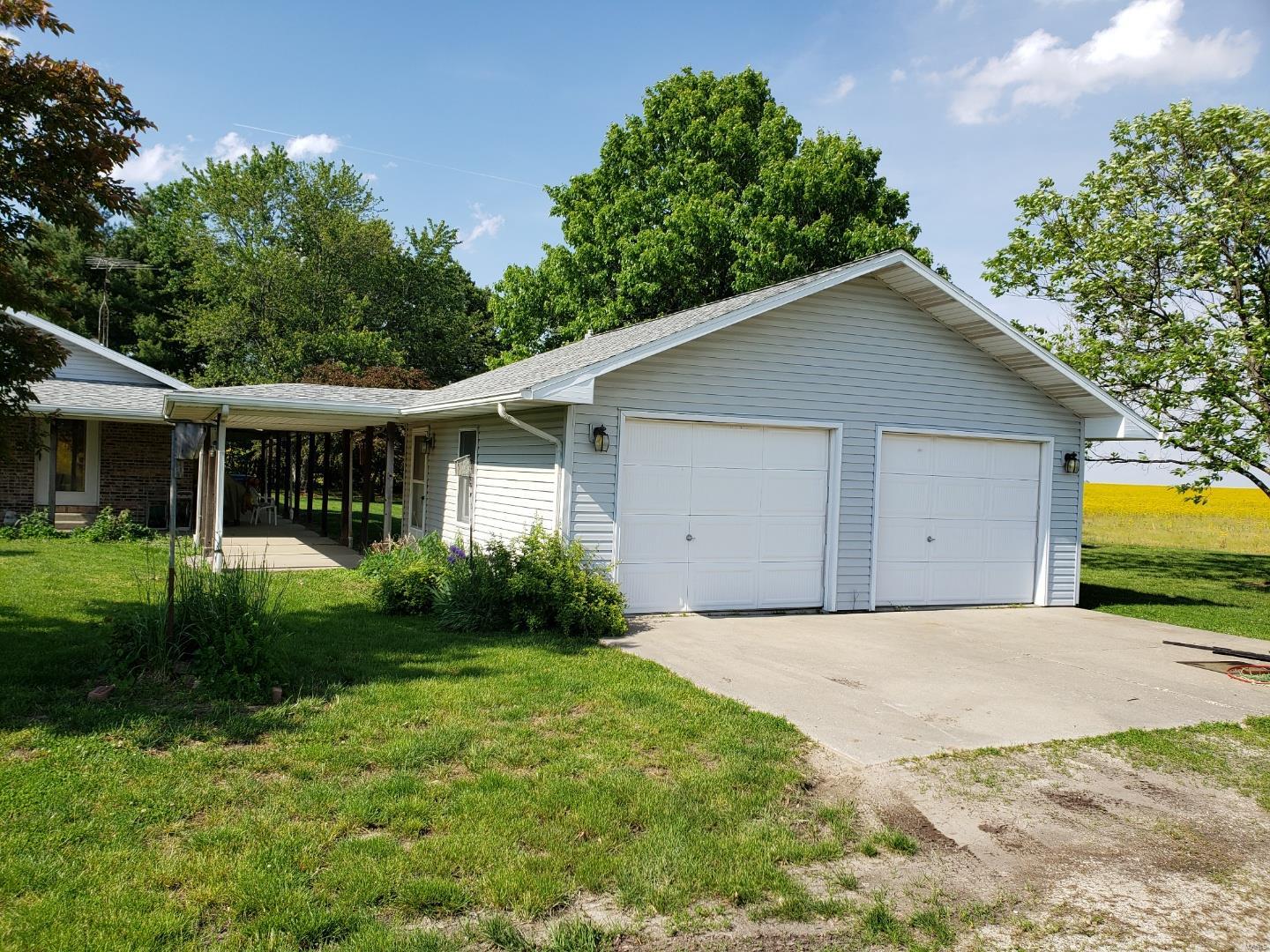 798 Rainmaker Trail Butler, IL 62015 - Photo 3 of 45 Gallery Image 3