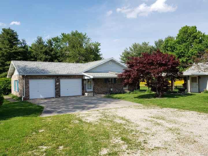 798 Rainmaker Trail Butler, IL 62015 - Photo 5 of 45 Gallery Image 5