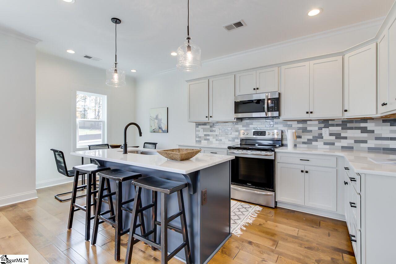 4 Ridge Knoll Circle Greenville, SC 29607 - Photo 5 of 18