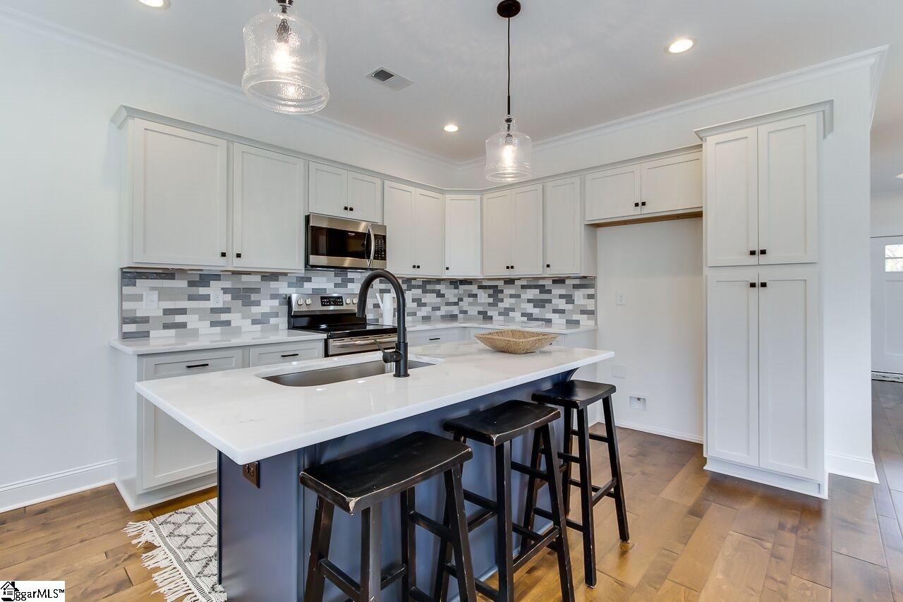 4 Ridge Knoll Circle Greenville, SC 29607 - Photo 7 of 18