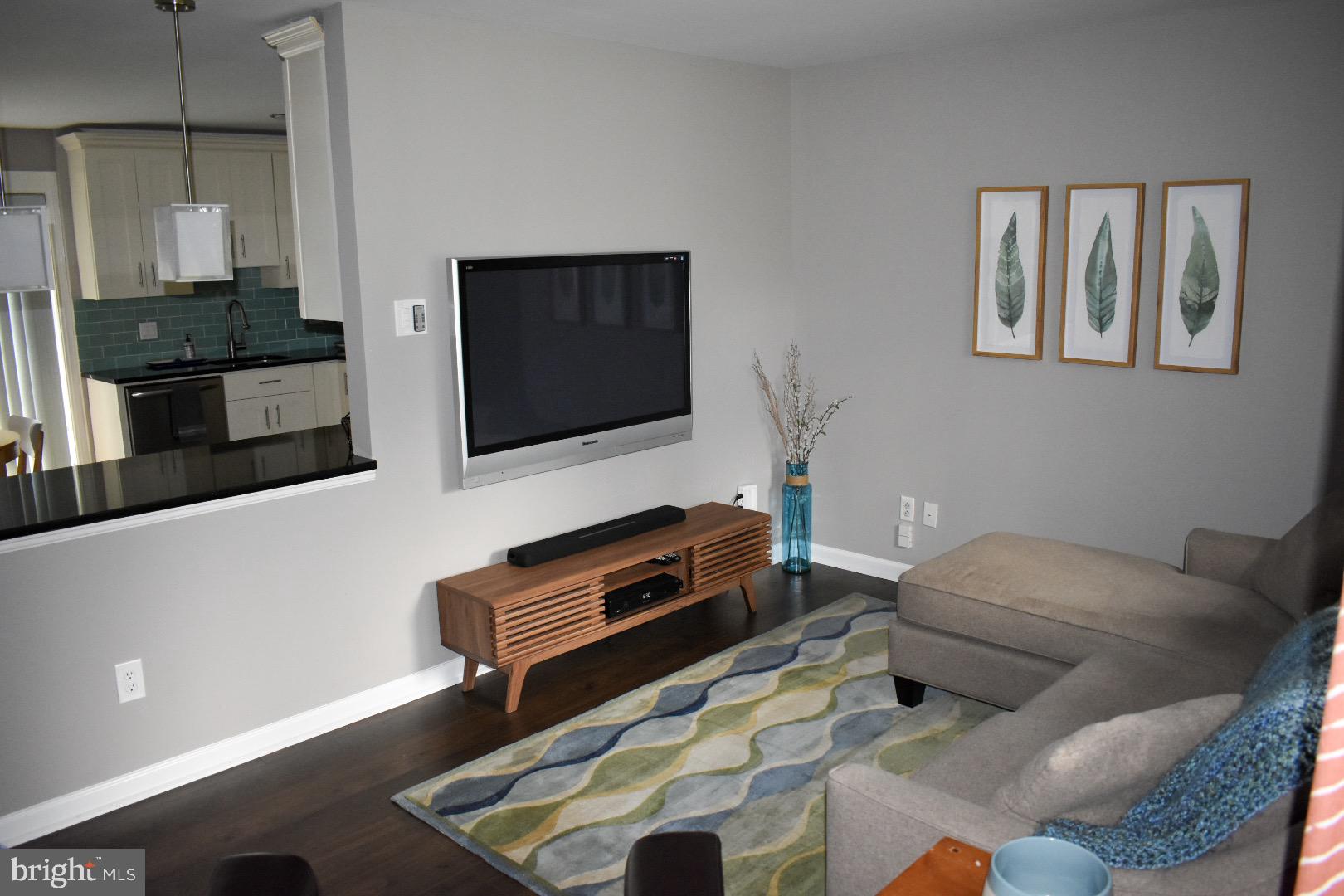 7413 Bath Street Springfield, VA 22150 - Photo 9 of 29 Family room