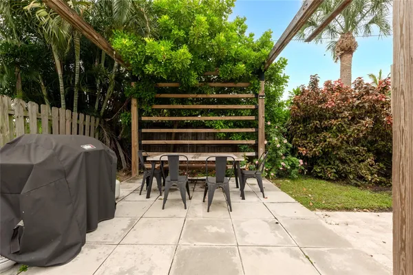 $774,900 | 2621 Northeast 20th Street, Pompano Beach, FL 33062