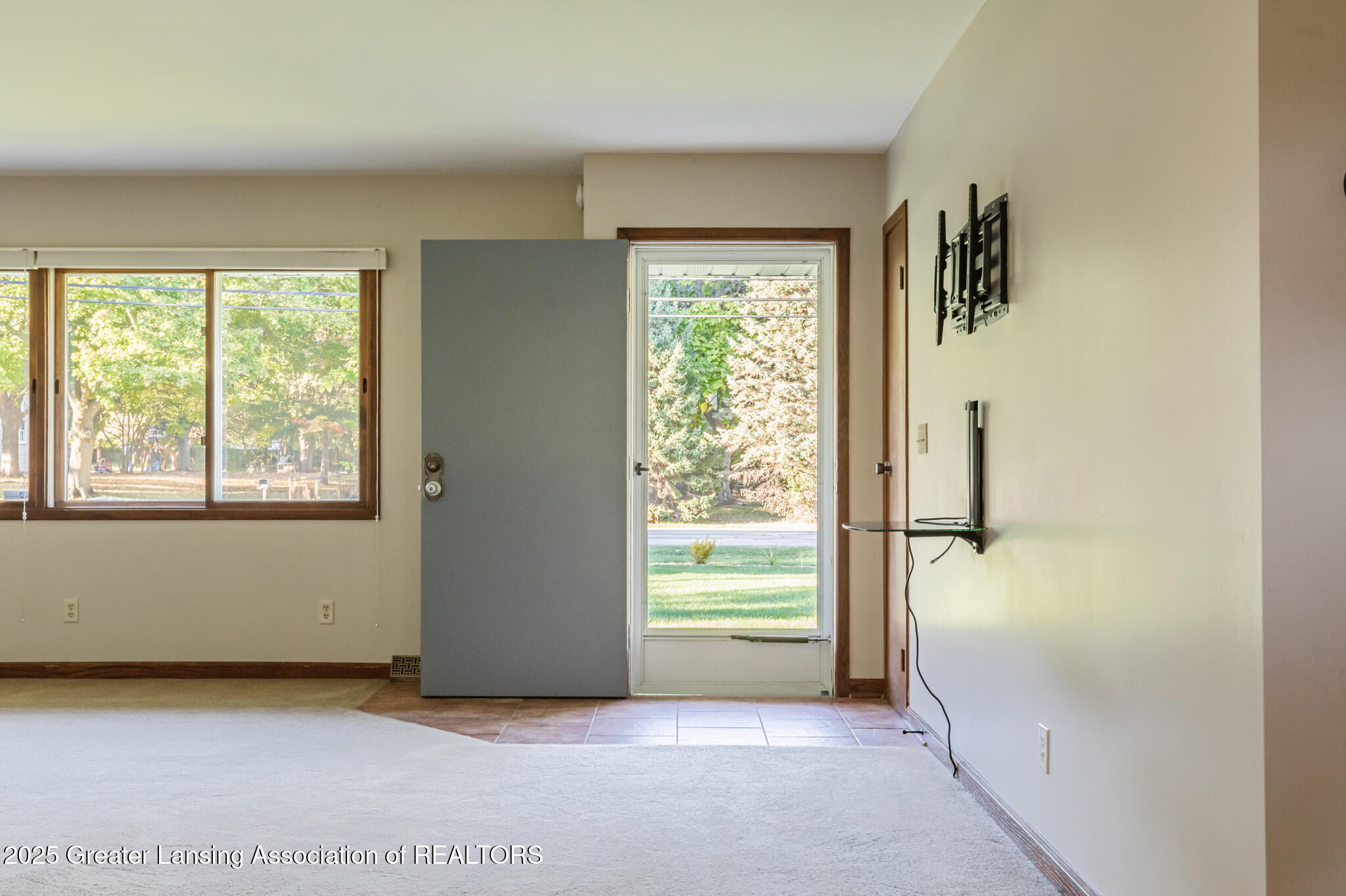 2520 Forest Road Lansing, MI 48910 - Photo 5 of 39 2520Forest05