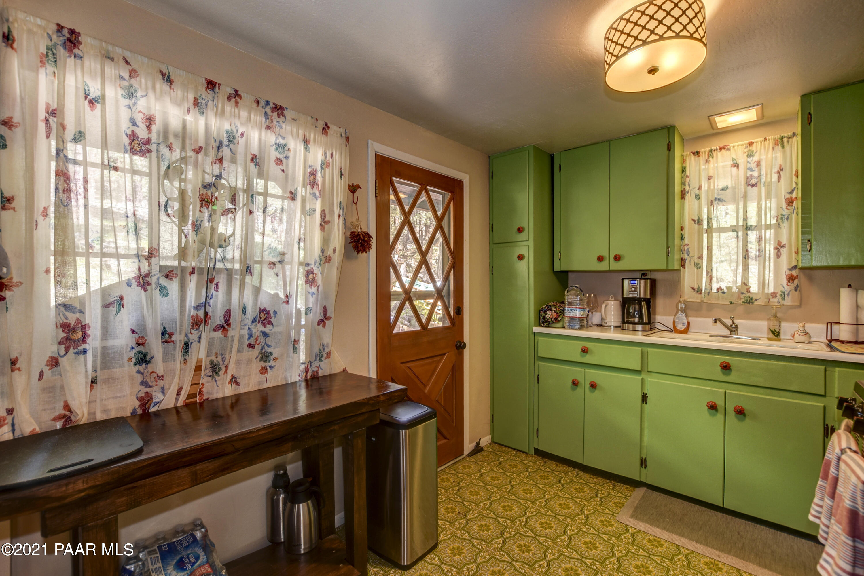 3570 East Sheldon Road Prescott, AZ 86303 - Photo 8 of 26 Kitchen
