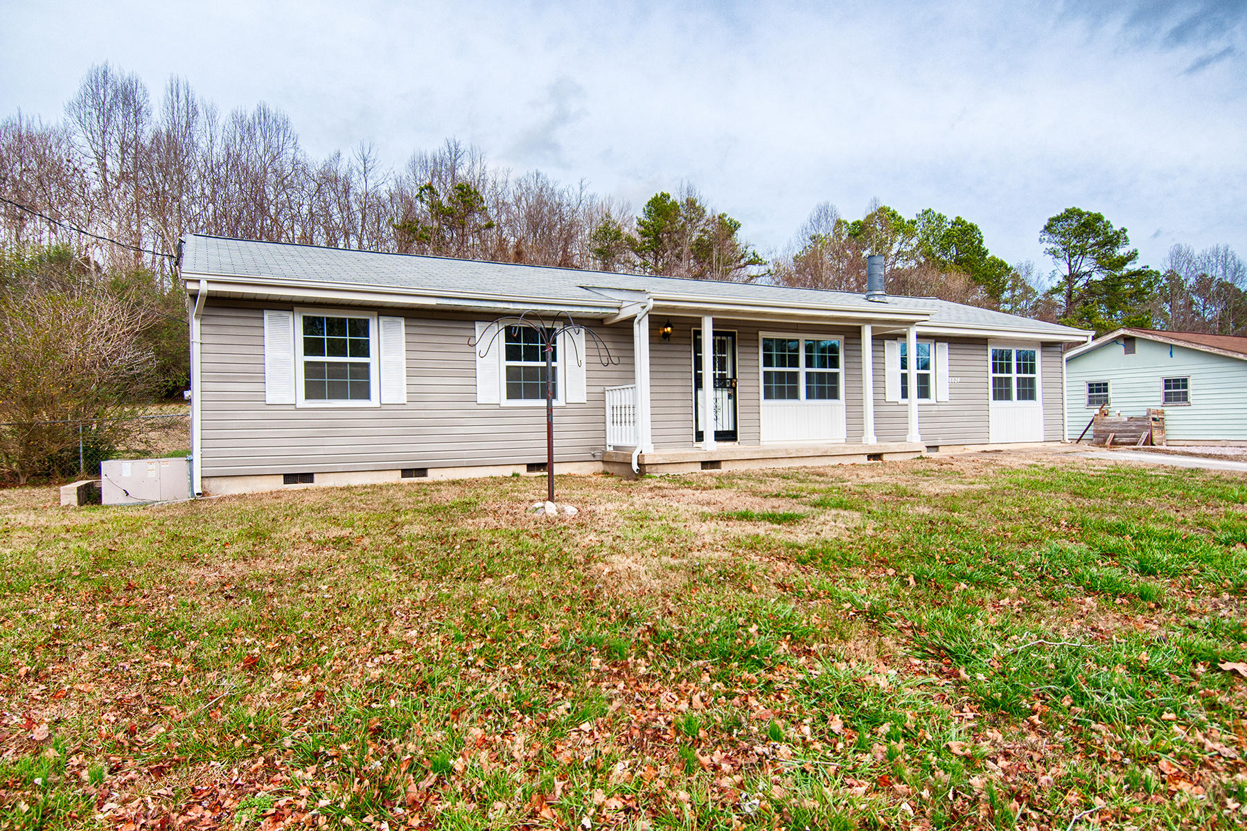 8824 Simpson Road Knoxville, TN 37920 - Photo 2 of 30 8824 Simpson Rd-6