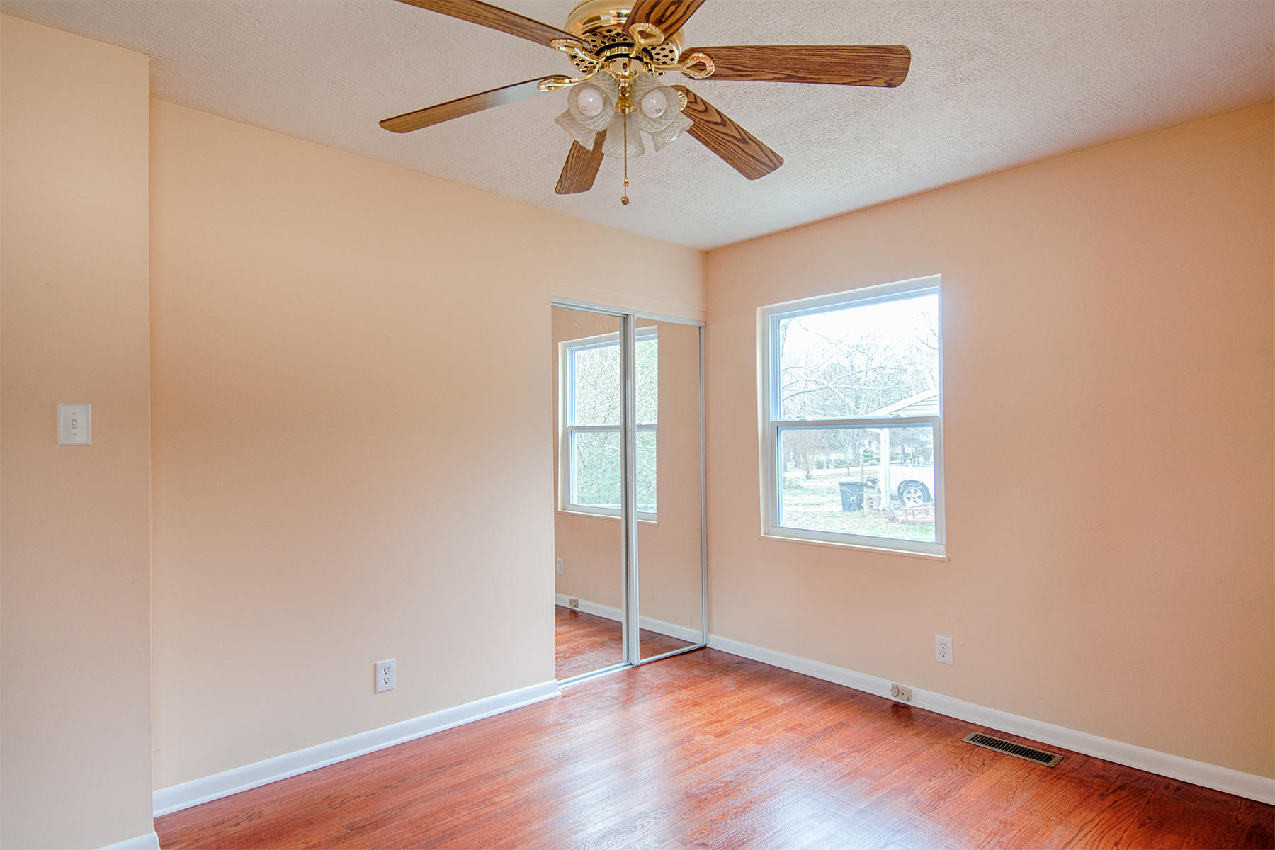 8824 Simpson Road Knoxville, TN 37920 - Photo 17 of 30 8824 Simpson-10