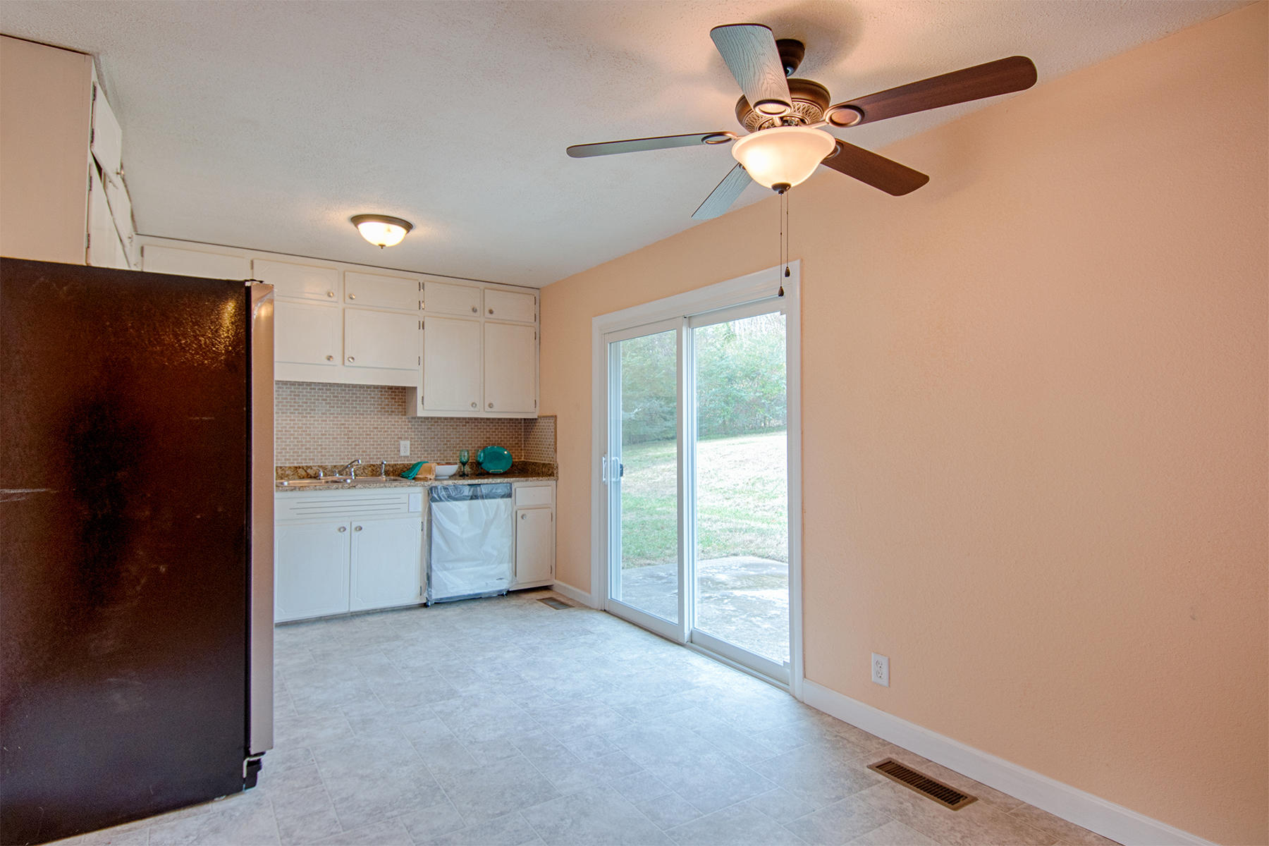 8824 Simpson Road Knoxville, TN 37920 - Photo 7 of 30 8824 Simpson Rd-15