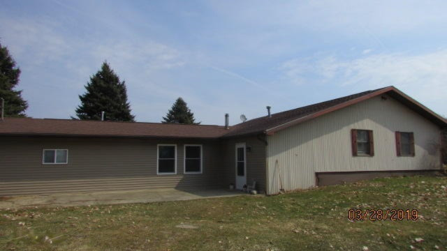 995 Duquid Road Montgomery, MI 49255 - Photo 3 of 45 IMG_3177