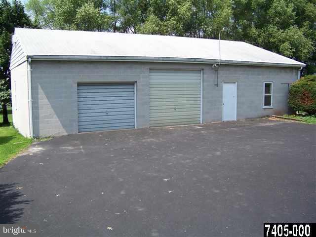 1735 Church Road York, PA 17408 - Photo 3 of 18
