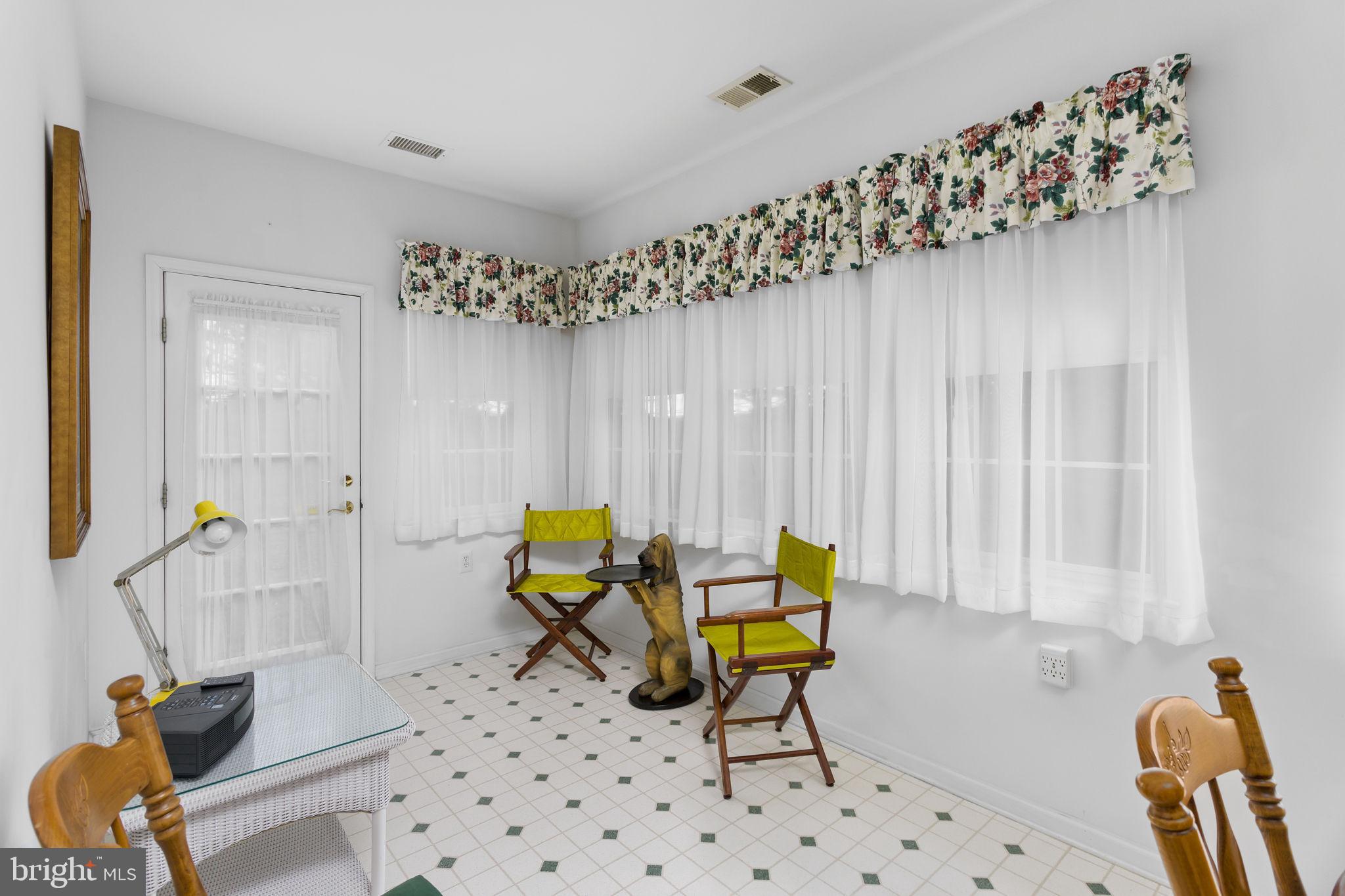 22 Hummingbird Drive Hamilton, NJ 08690 - Photo 12 of 25