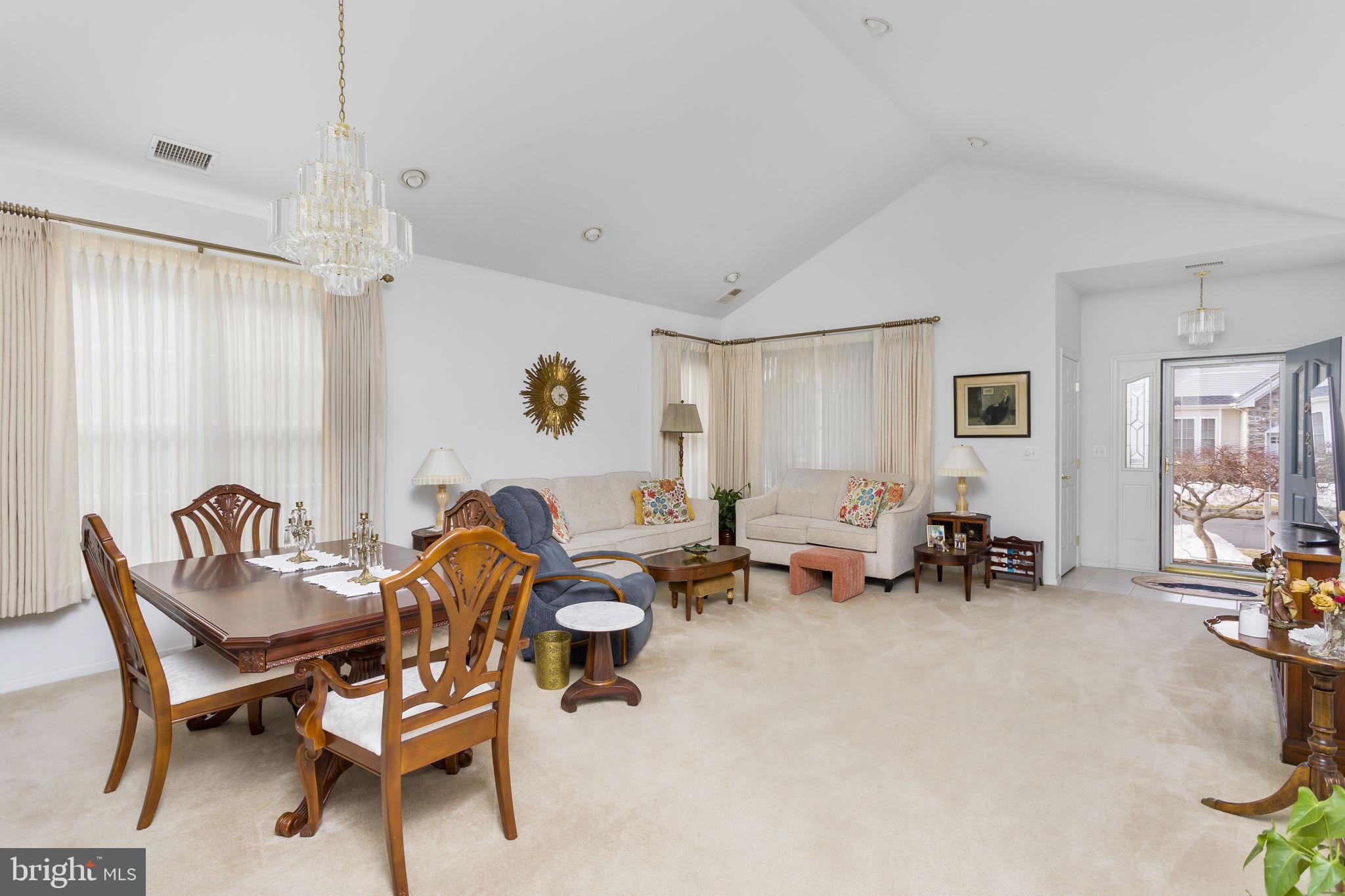 22 Hummingbird Drive Hamilton, NJ 08690 - Photo 5 of 25