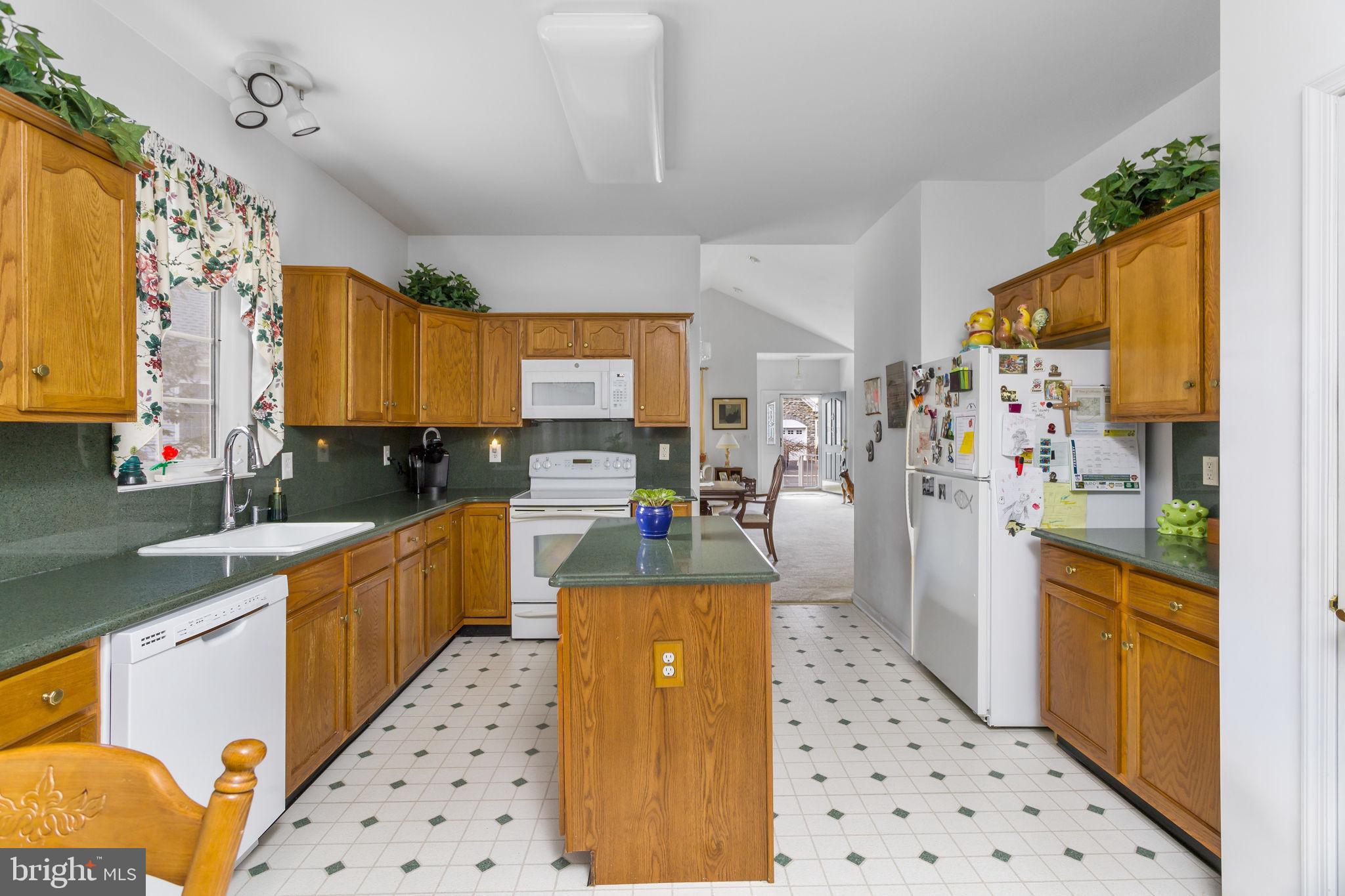 22 Hummingbird Drive Hamilton, NJ 08690 - Photo 9 of 25