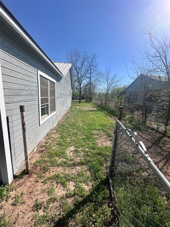 302 Ripley Street Coleman, TX 76834 - Photo 14 of 35