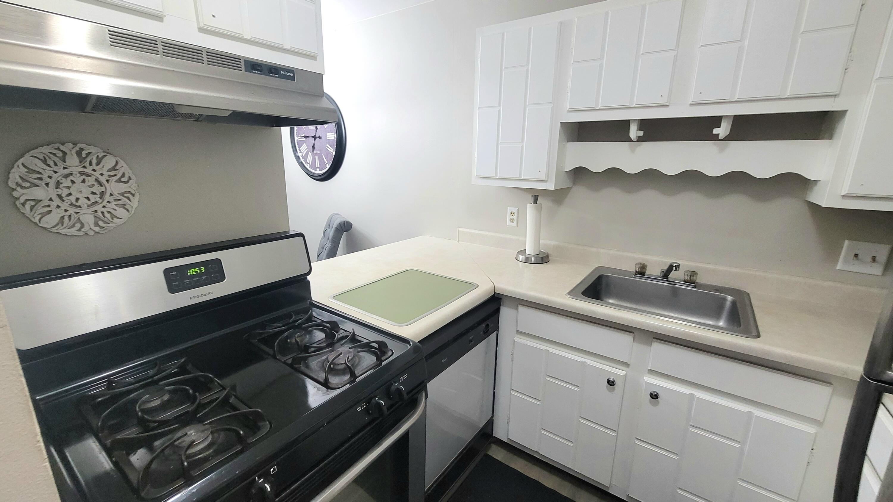 4050 West Rivers Edge Circle, Unit 20 Brown Deer, WI 53209 - Photo 8 of 20 20250922_111046