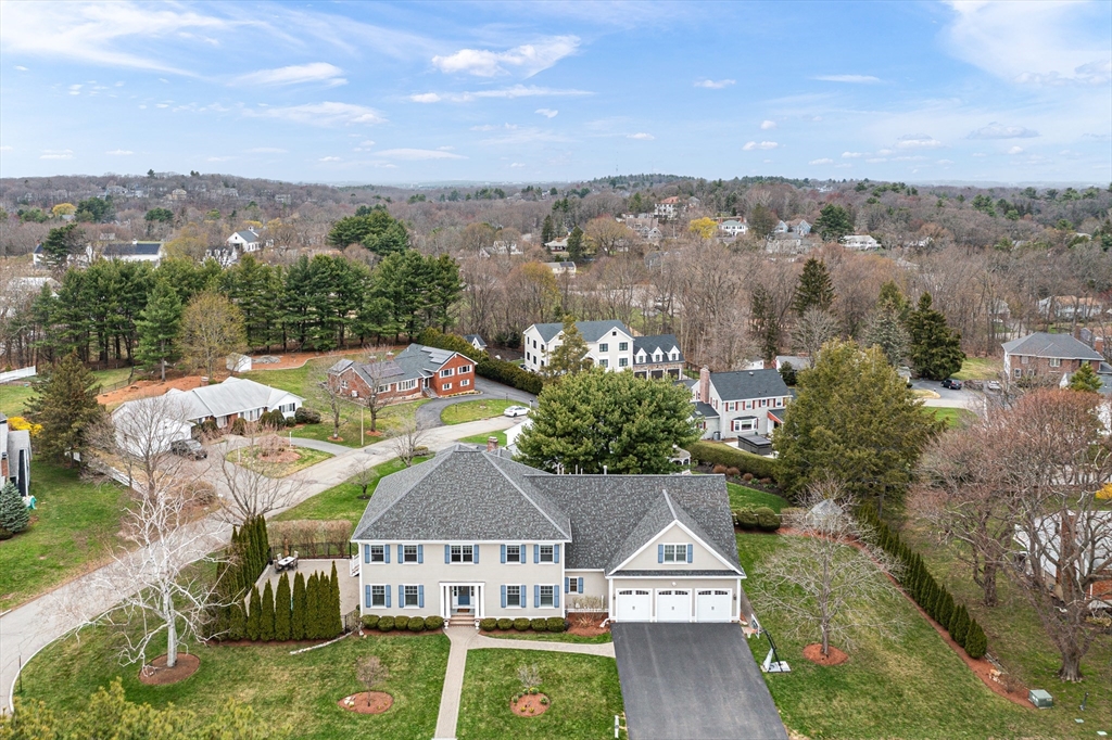 37 Mayflower Road Winchester, MA 01890 - Photo 2 of 40
