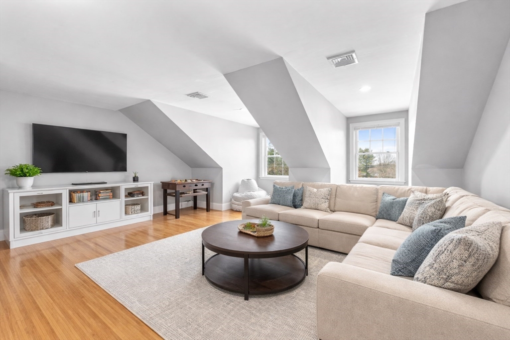 37 Mayflower Road Winchester, MA 01890 - Photo 33 of 40