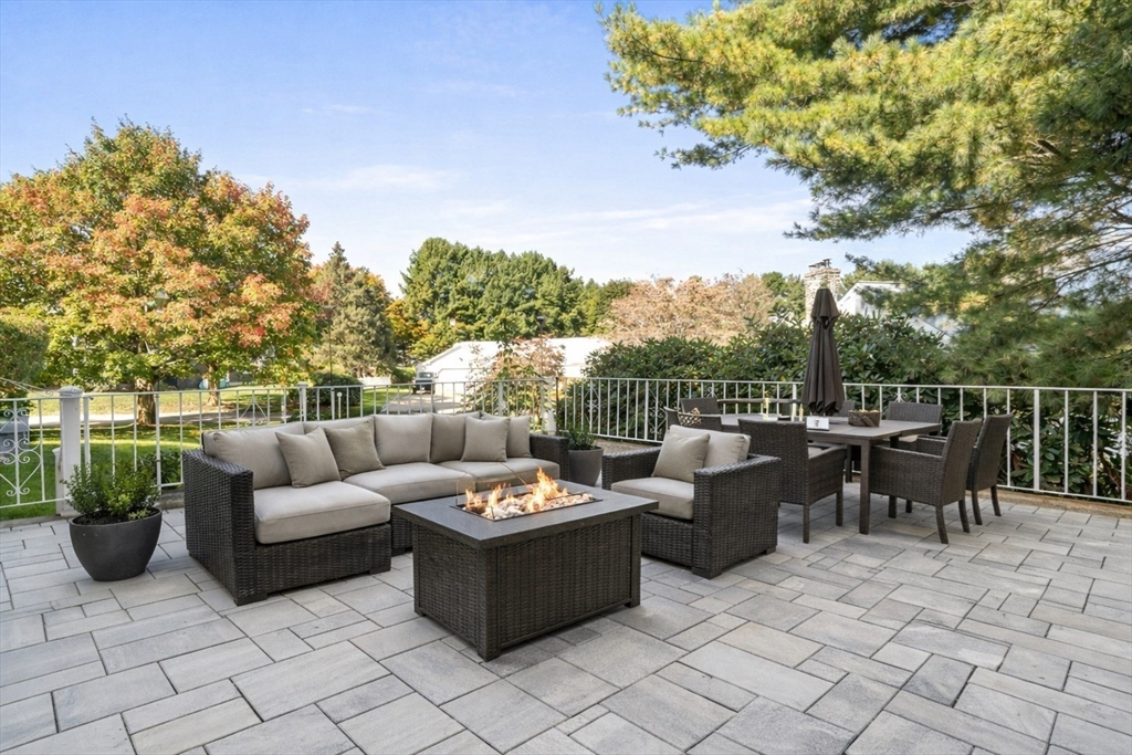 37 Mayflower Road Winchester, MA 01890 - Photo 39 of 40