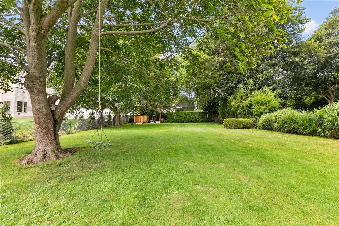 129 Bliss Mine Road Newport, RI 02840 - Photo 2 of 4