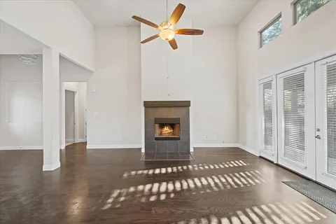 a view of a livingroom with a fireplace