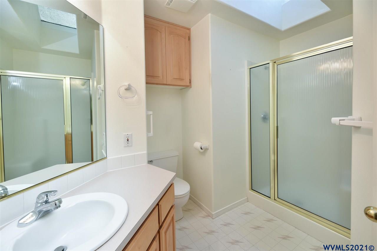 2524 Del Rio Court Southeast Albany, OR 97322 - Photo 19 of 26 Gallery Image 19