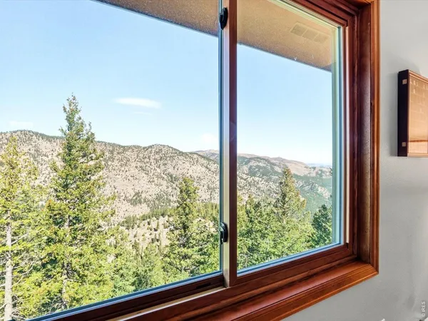 $950,000 | 345 Deer Trail Circle, Boulder, CO 80302