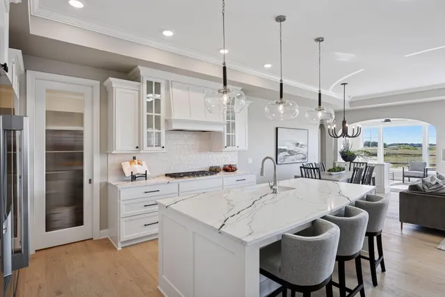 $1,014,800 | 9155 Mills Drive, Chanhassen, MN 55317