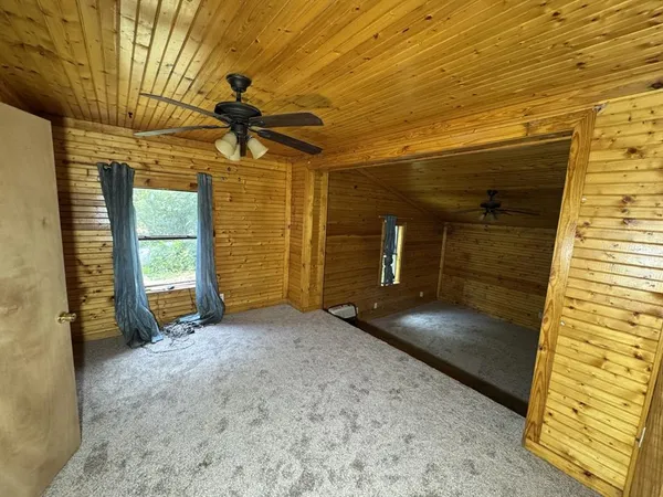 a view of a storage & utility room
