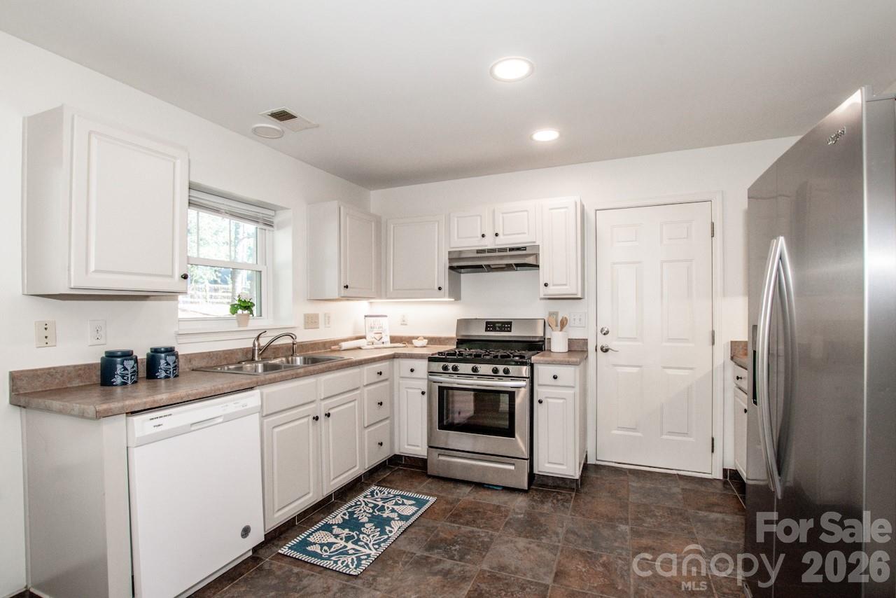 7605 Wynstone Ridge Circle Huntersville, NC 28078 - Photo 9 of 28 Gallery Image 9