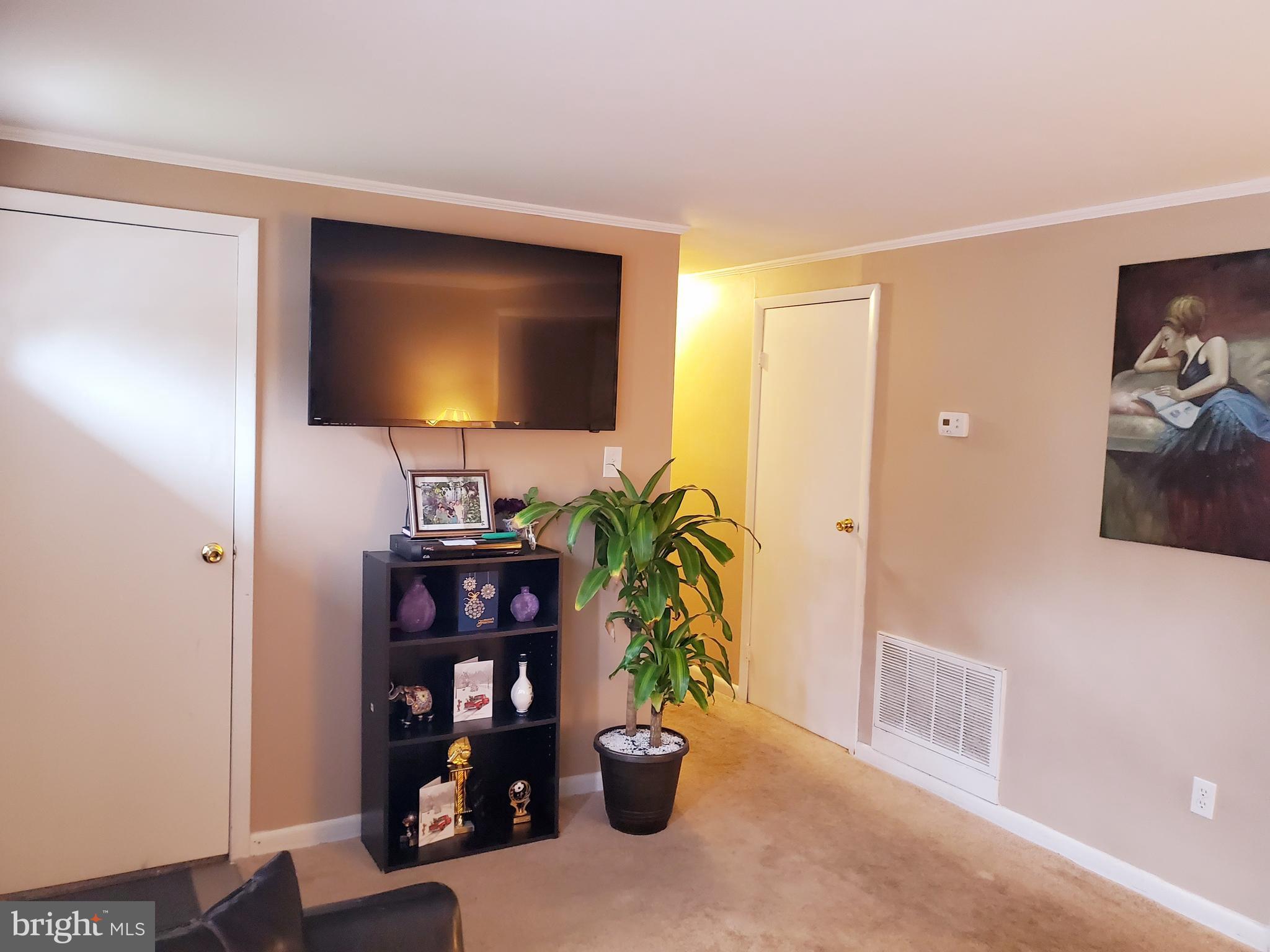 8 Boxwood Road Annapolis, MD 21403 - Photo 3 of 15 Gallery Image 3