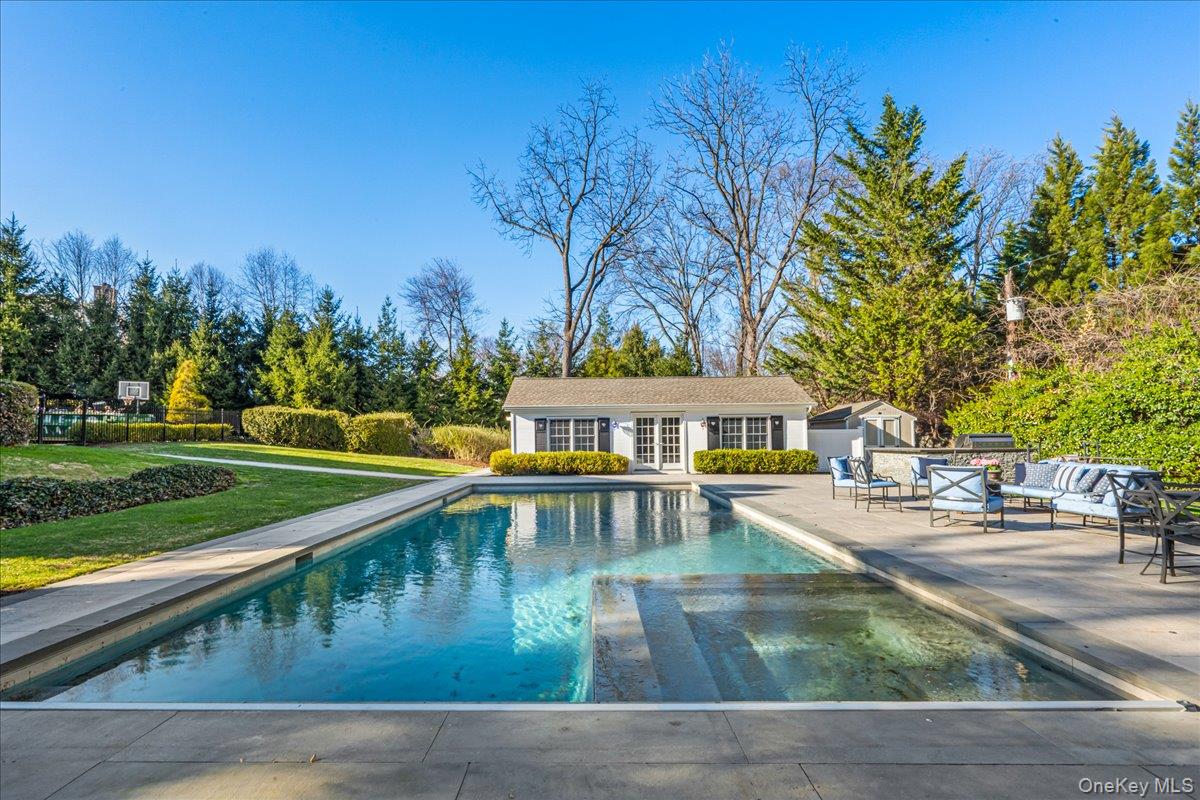 100 Elderfields Road Manhasset, NY 11030 - Photo 22 of 25