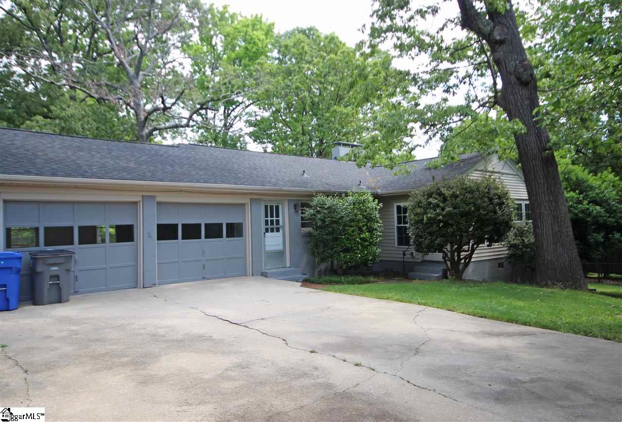 202 Sweetbriar Road Greenville, SC 29615 - Photo 2 of 28 Gallery Image 2
