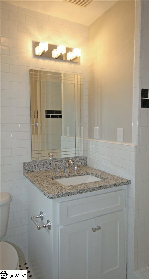 202 Sweetbriar Road Greenville, SC 29615 - Photo 12 of 28 Gallery Image 12